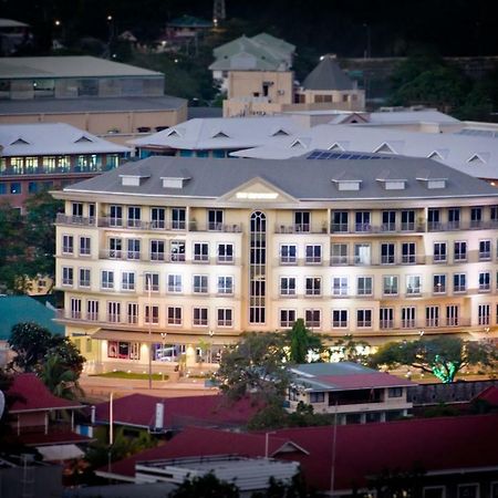 The Quadrant Luxury Apartments Виктория Екстериор снимка