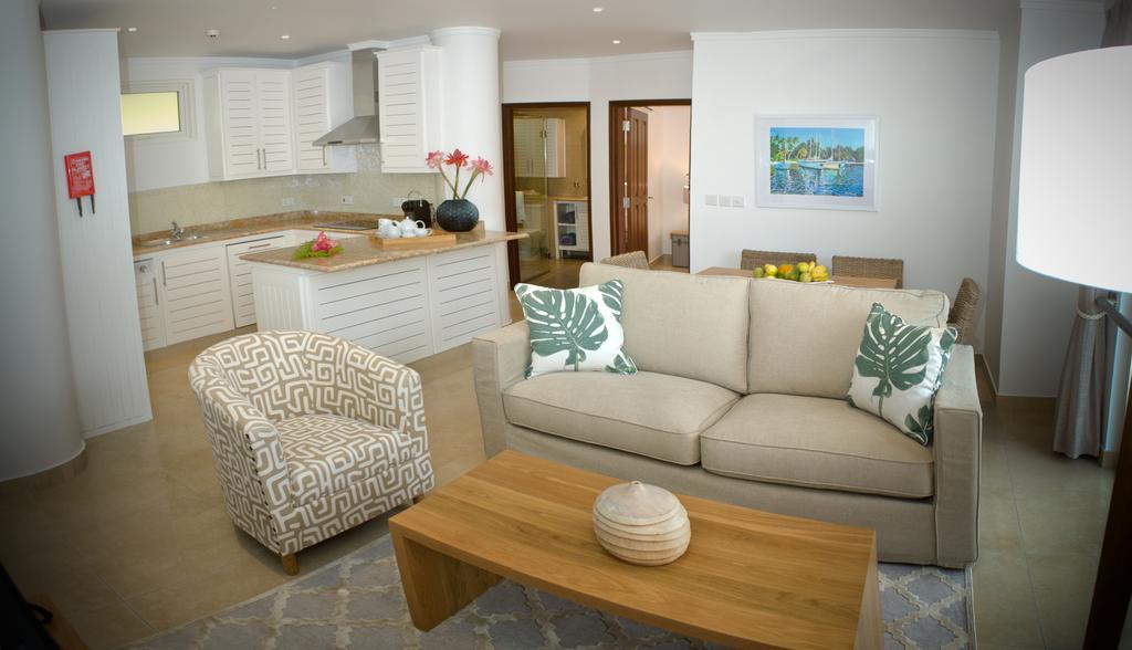The Quadrant Luxury Apartments Виктория Екстериор снимка