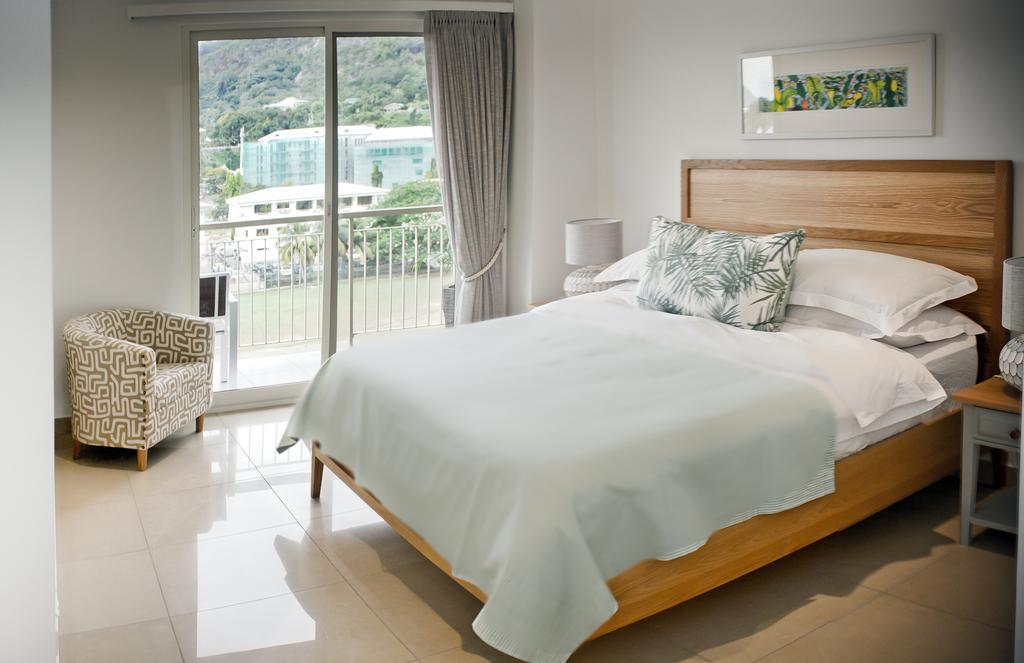 The Quadrant Luxury Apartments Виктория Екстериор снимка