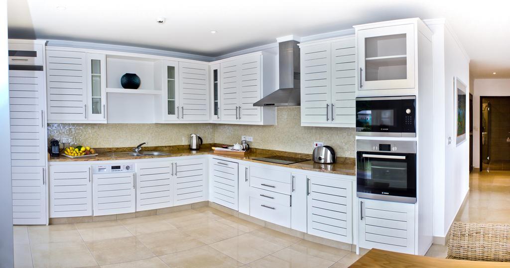 The Quadrant Luxury Apartments Виктория Екстериор снимка