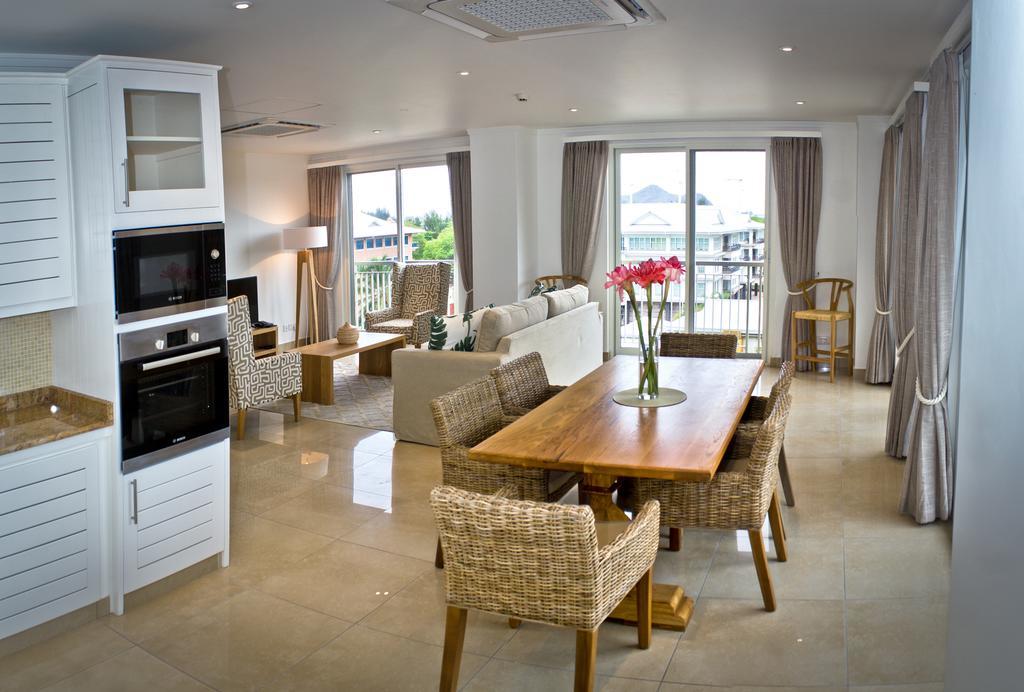 The Quadrant Luxury Apartments Виктория Екстериор снимка
