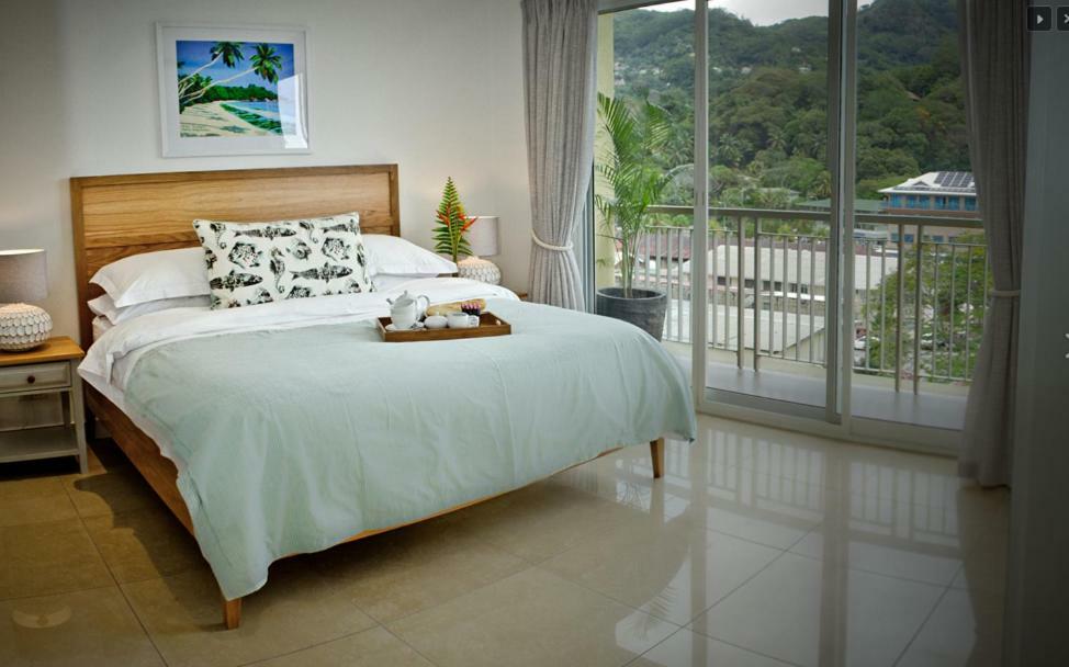 The Quadrant Luxury Apartments Виктория Екстериор снимка
