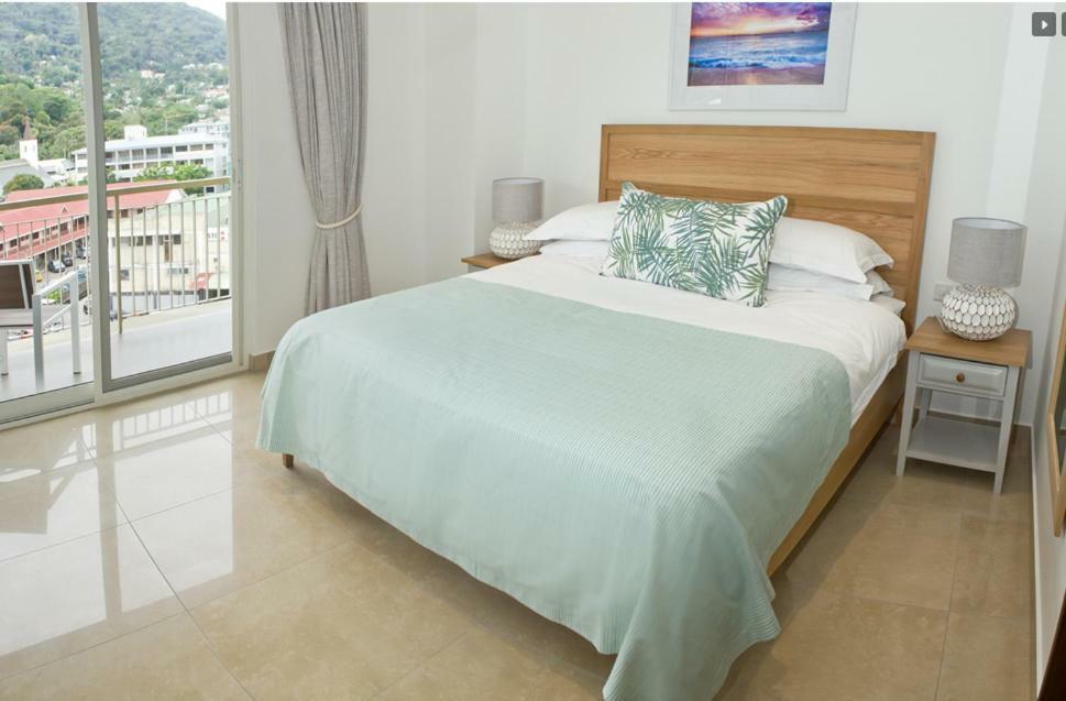 The Quadrant Luxury Apartments Виктория Екстериор снимка